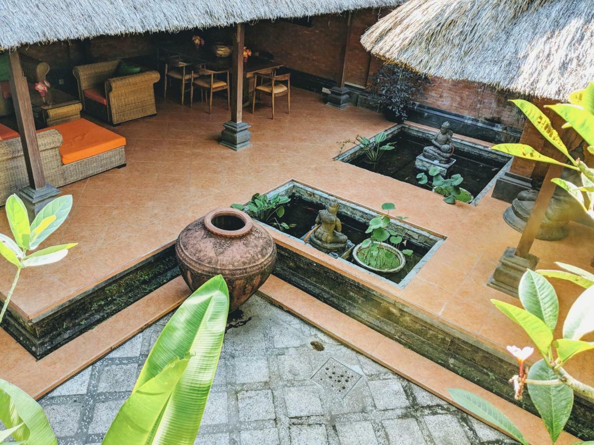 The Laras Villa Jimbaran Buitenkant foto
