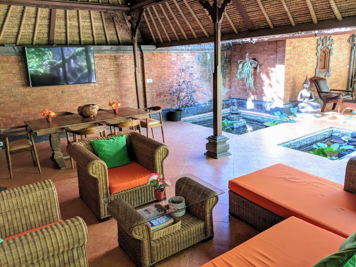 The Laras Villa Jimbaran Buitenkant foto