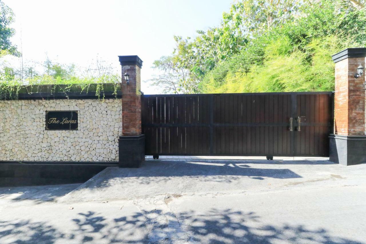 The Laras Villa Jimbaran Buitenkant foto