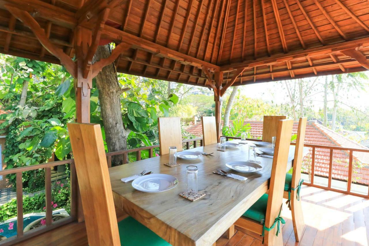 The Laras Villa Jimbaran Buitenkant foto