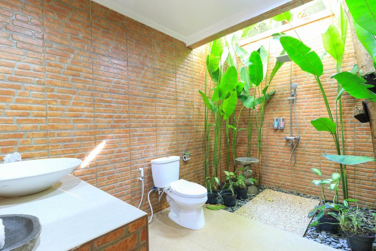 The Laras Villa Jimbaran Buitenkant foto