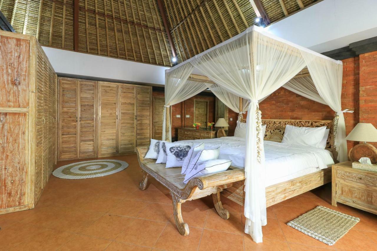 The Laras Villa Jimbaran Buitenkant foto