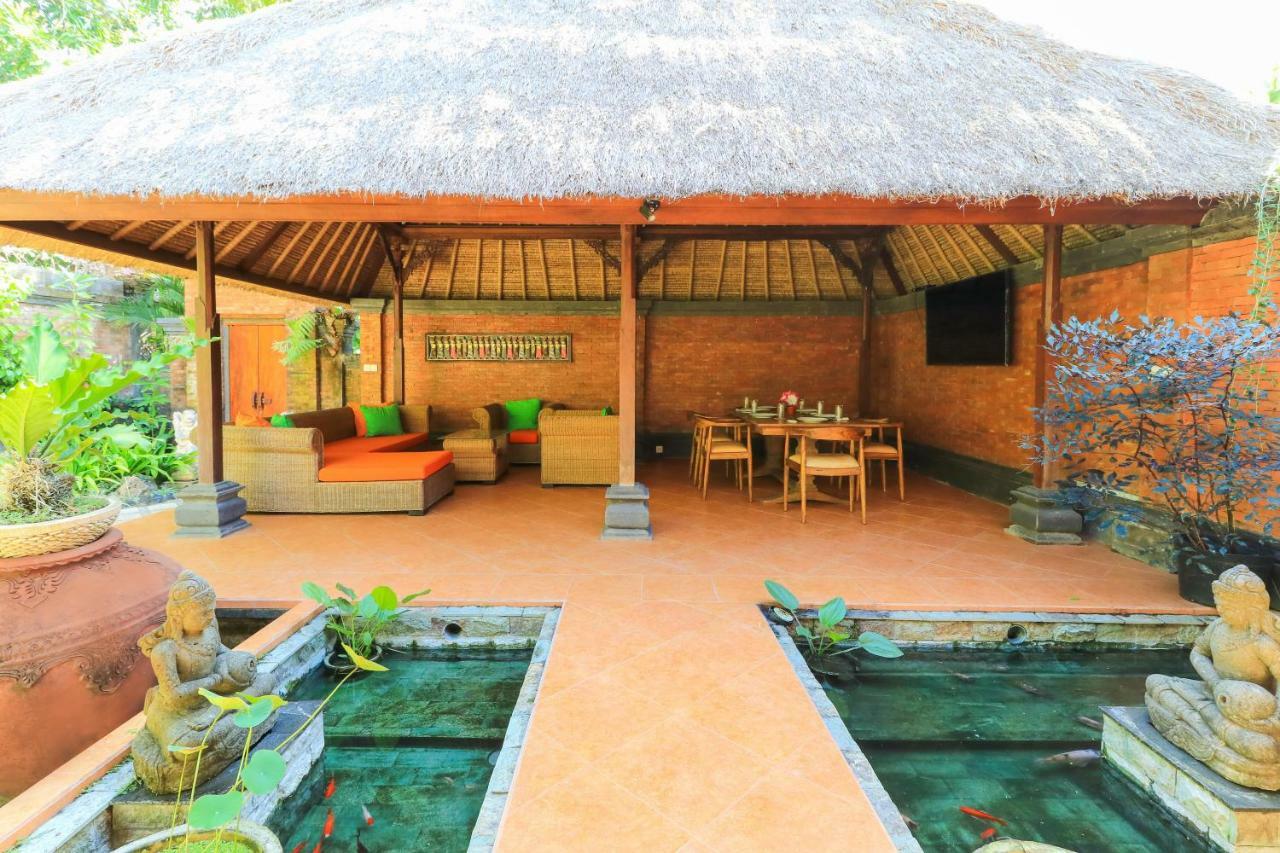 The Laras Villa Jimbaran Buitenkant foto