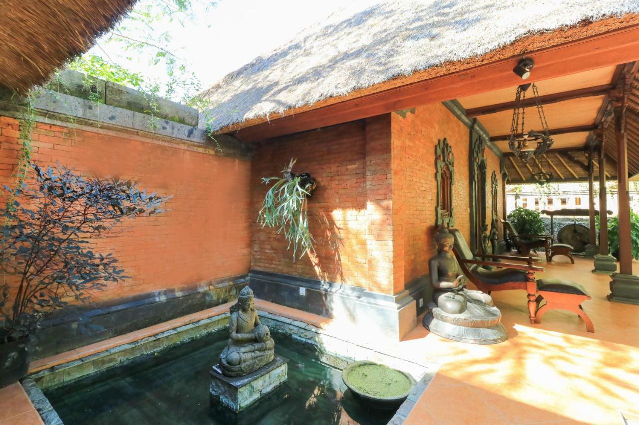 The Laras Villa Jimbaran Buitenkant foto